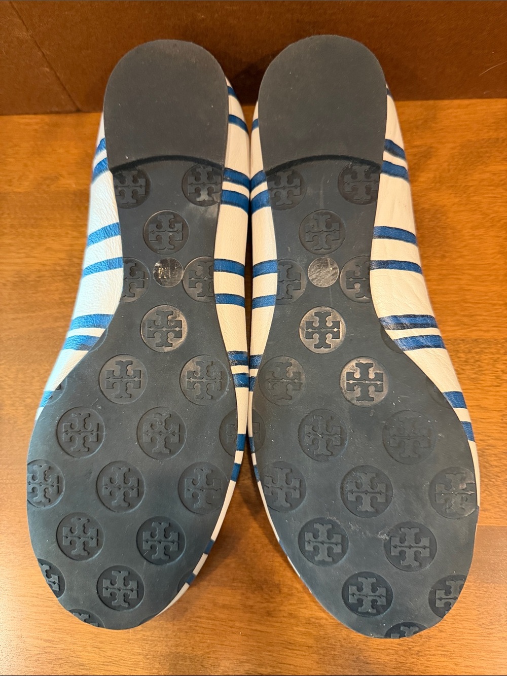 Tory Burch White and Blue Striped Reva Logo Ballet Flats - Picture 3 of 8